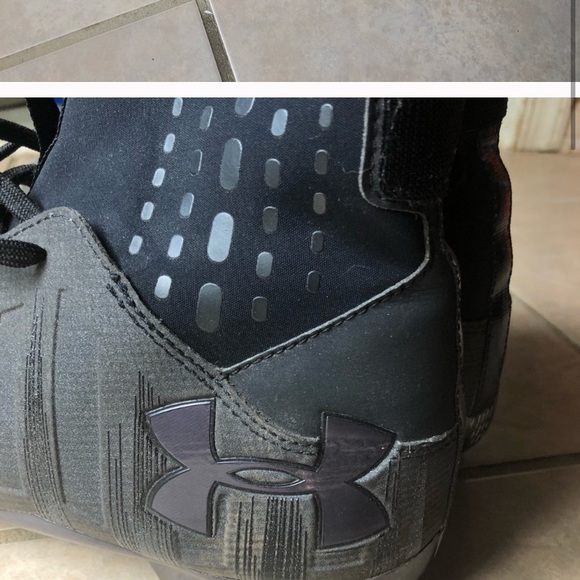 Under armor cleats - Picture 3 of 6